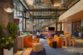 Moxy Sydney Airport, Sydney